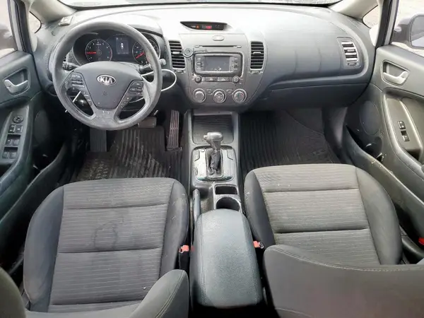 3KPFL4A70HE018005 2017 KIA FORTE - Image 8