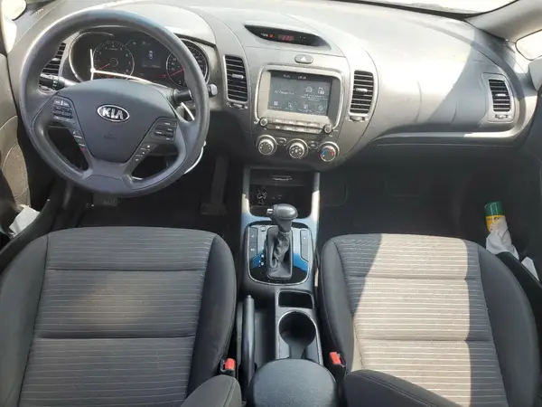 3KPFL4A70HE020143 2017 KIA FORTE - Image 8