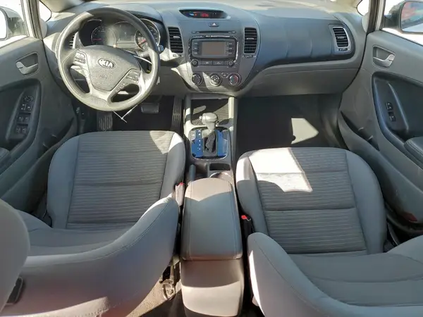 3KPFL4A70HE021633 2017 KIA FORTE - Image 8