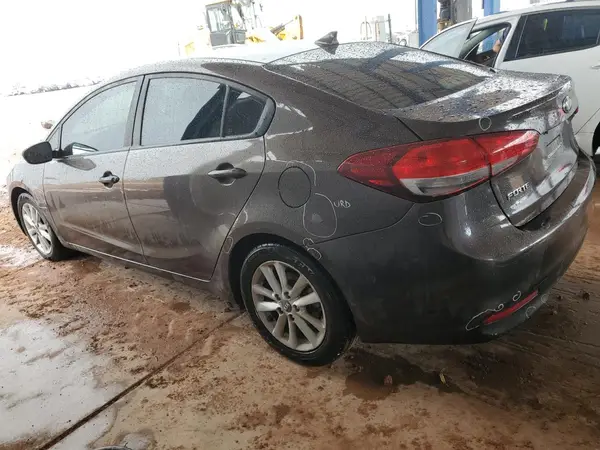 3KPFL4A70HE022989 2017 KIA FORTE - Image 2
