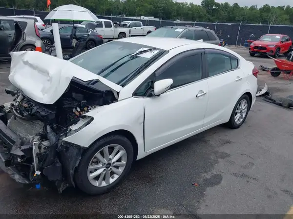 3KPFL4A70HE023303 2017 KIA FORTE - Image 2