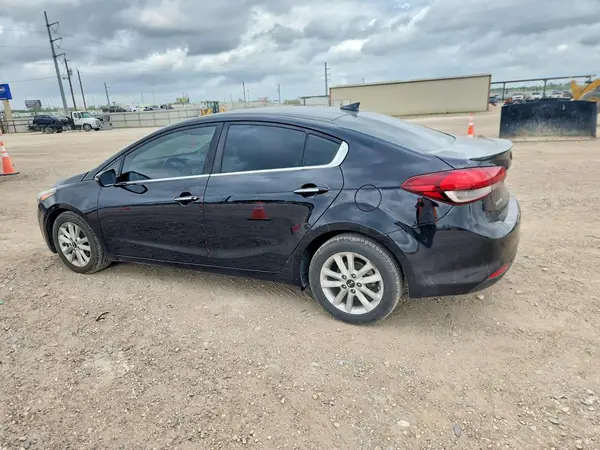3KPFL4A70HE024354 2017 KIA FORTE - Image 2