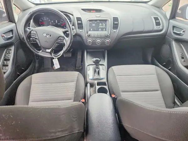 3KPFL4A70HE024354 2017 KIA FORTE - Image 8
