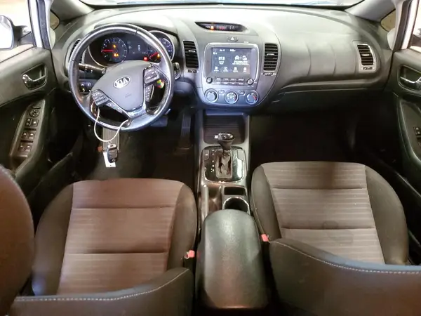 3KPFL4A70HE027805 2017 KIA FORTE - Image 8