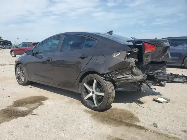 3KPFL4A70HE031840 2017 KIA FORTE - Image 2
