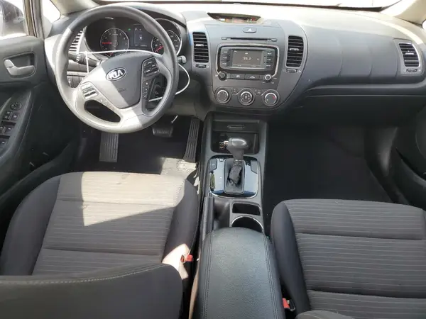 3KPFL4A70HE031840 2017 KIA FORTE - Image 8