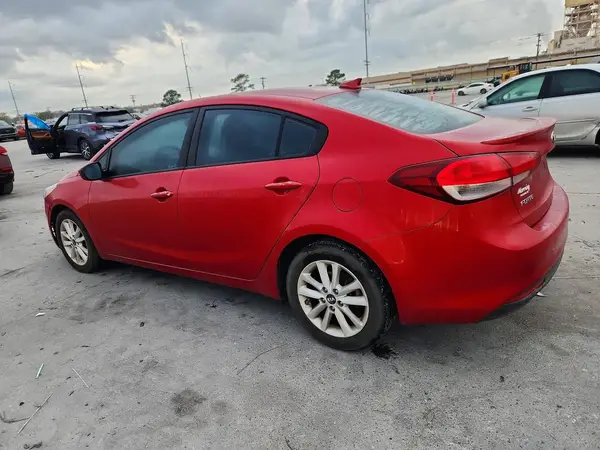 3KPFL4A70HE032535 2017 KIA FORTE - Image 2
