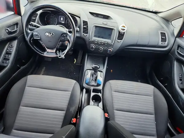 3KPFL4A70HE032535 2017 KIA FORTE - Image 8