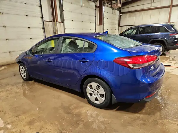 3KPFL4A70HE033605 2017 KIA FORTE - Image 2