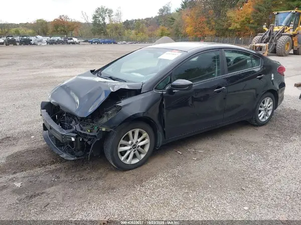 3KPFL4A70HE034219 2017 KIA FORTE - Image 2