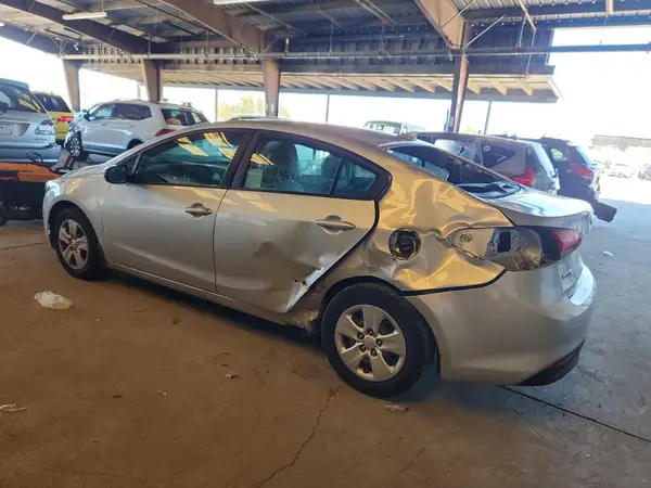 3KPFL4A70HE039453 2017 KIA FORTE - Image 2