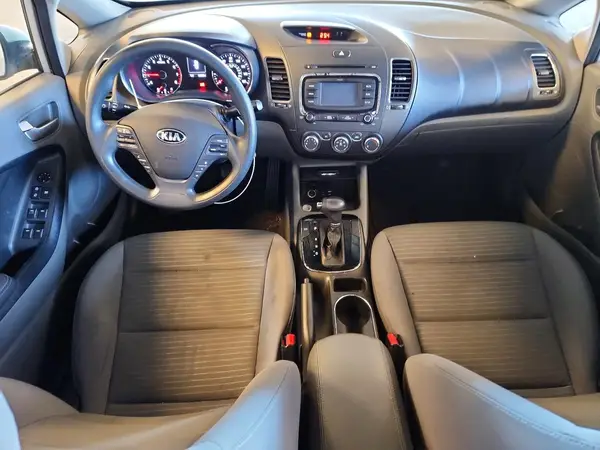 3KPFL4A70HE039453 2017 KIA FORTE - Image 8