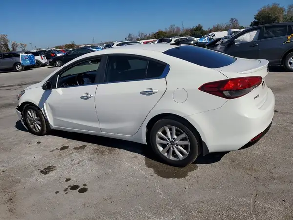 3KPFL4A70HE043633 2017 KIA FORTE - Image 2