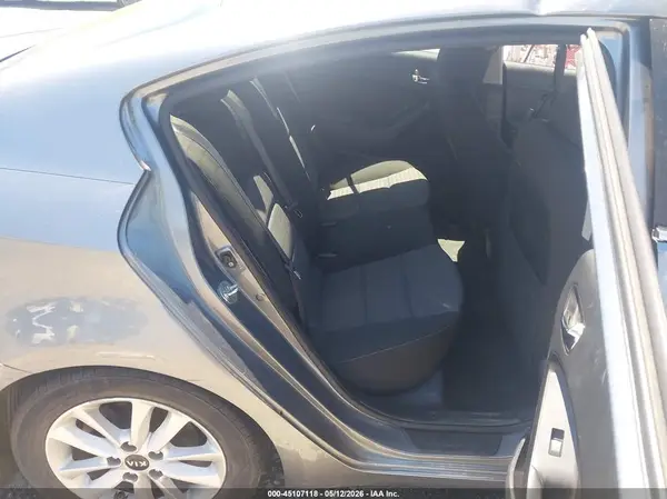 3KPFL4A70HE044622 2017 KIA FORTE - Image 8