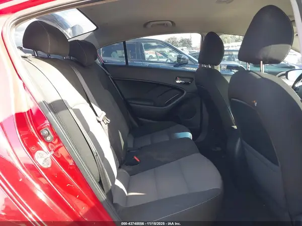 3KPFL4A70HE045589 2017 KIA FORTE - Image 8