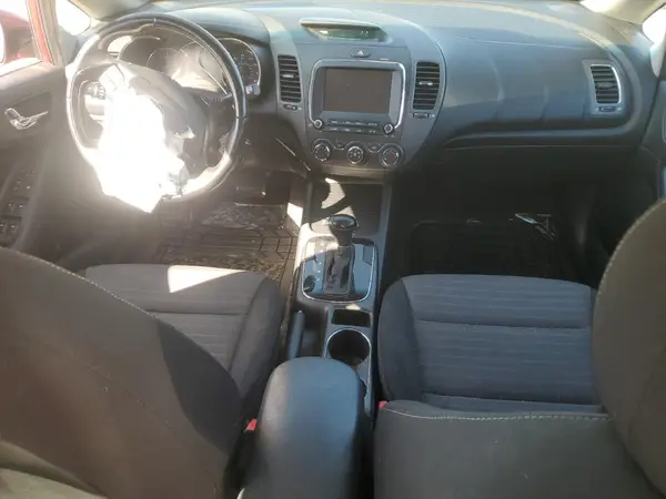 3KPFL4A70HE047374 2017 KIA FORTE - Image 8