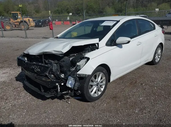 3KPFL4A70HE050551 2017 KIA FORTE - Image 2