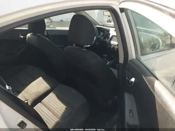 3KPFL4A70HE050551 2017 KIA FORTE - Image 8