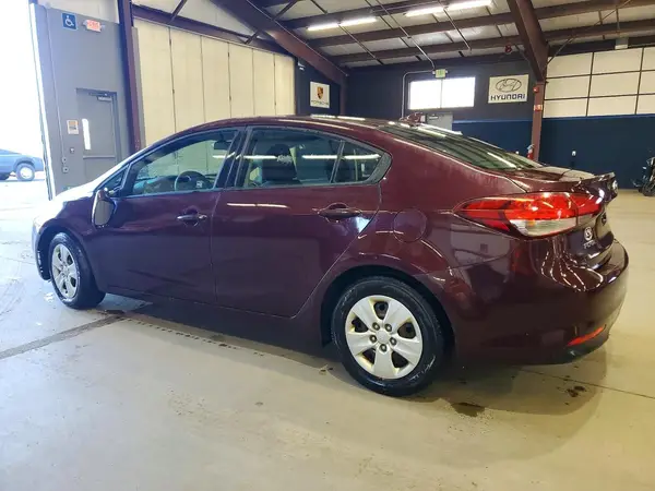 3KPFL4A70HE050971 2017 KIA FORTE - Image 2