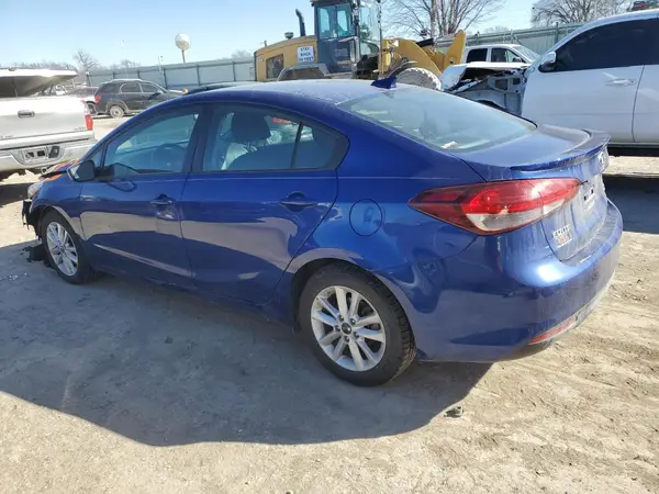 3KPFL4A70HE052087 2017 KIA FORTE - Image 2