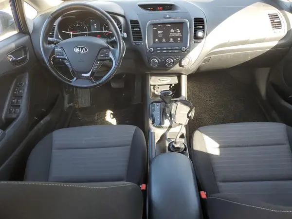 3KPFL4A70HE052087 2017 KIA FORTE - Image 8