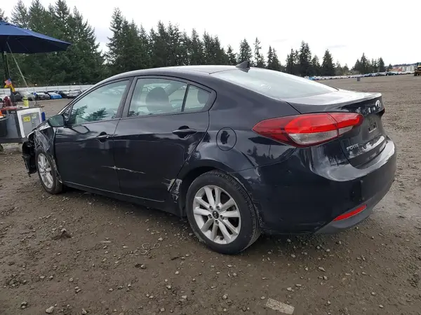3KPFL4A70HE052588 2017 KIA FORTE - Image 2