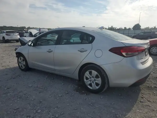 3KPFL4A70HE054132 2017 KIA FORTE - Image 2