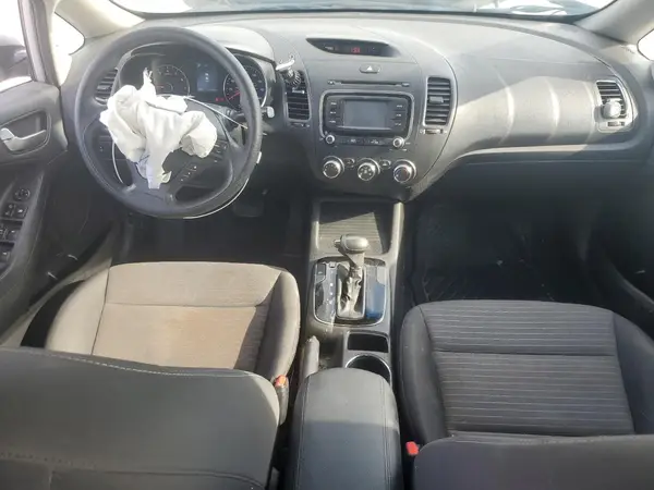 3KPFL4A70HE054132 2017 KIA FORTE - Image 8