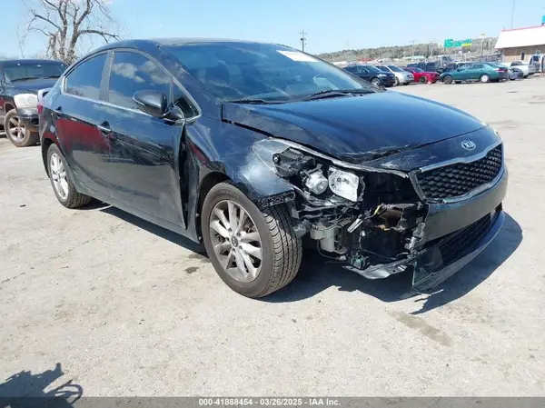 3KPFL4A70HE054650 2017 KIA FORTE - Image 1