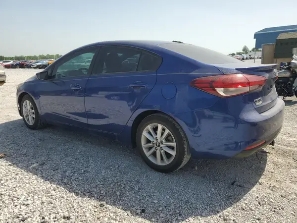 3KPFL4A70HE055832 2017 KIA FORTE - Image 2