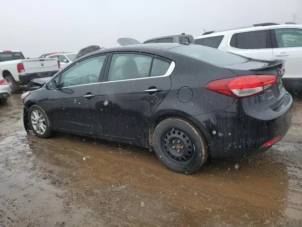3KPFL4A70HE058925 2017 KIA FORTE - Image 2