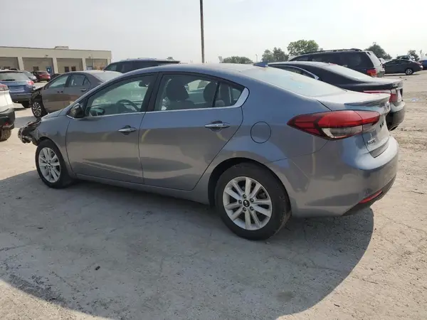 3KPFL4A70HE059153 2017 KIA FORTE - Image 2