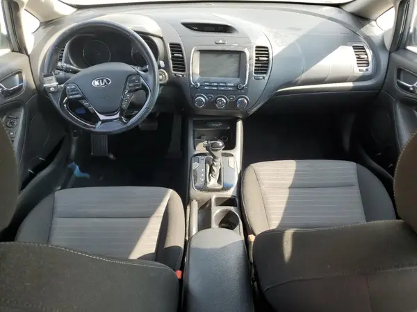 3KPFL4A70HE059153 2017 KIA FORTE - Image 8