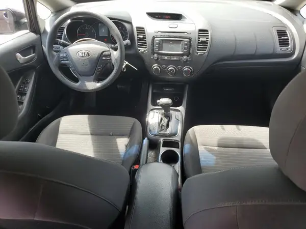 3KPFL4A70HE061226 2017 KIA FORTE - Image 8