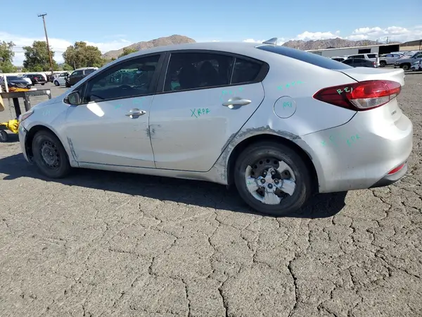 3KPFL4A70HE061534 2017 KIA FORTE - Image 2