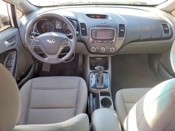 3KPFL4A70HE068208 2017 KIA FORTE - Image 8