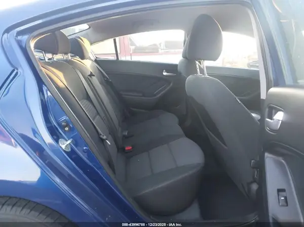 3KPFL4A70HE072257 2017 KIA FORTE - Image 8