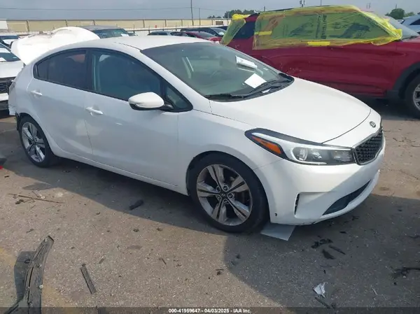 3KPFL4A70HE077197 2017 KIA FORTE - Image 1