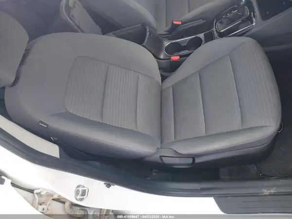 3KPFL4A70HE077197 2017 KIA FORTE - Image 8