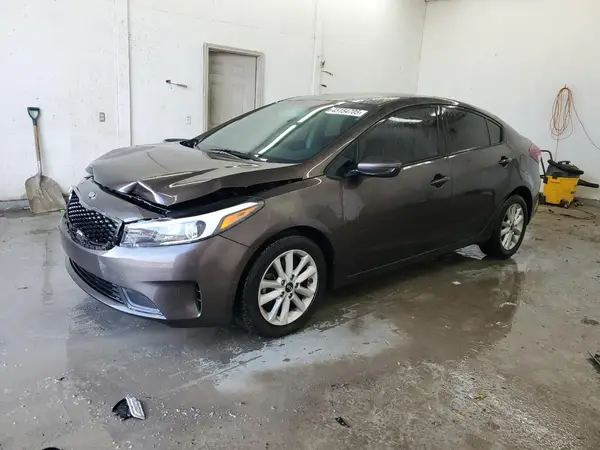 3KPFL4A70HE080116 2017 KIA FORTE - Image 1