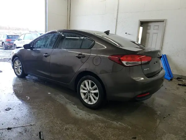 3KPFL4A70HE080116 2017 KIA FORTE - Image 2