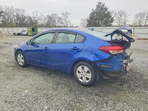 3KPFL4A70HE081086 2017 KIA FORTE - Image 2