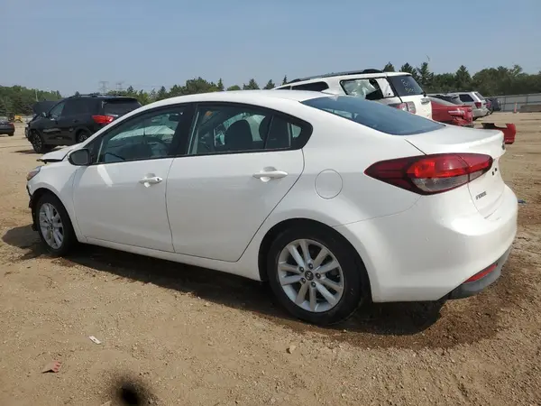3KPFL4A70HE082335 2017 KIA FORTE - Image 2
