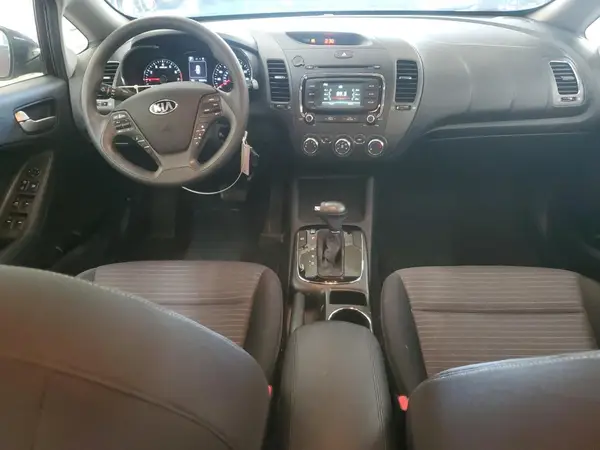 3KPFL4A70HE087292 2017 KIA FORTE - Image 8