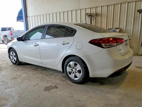 3KPFL4A70HE091522 2017 KIA FORTE - Image 2
