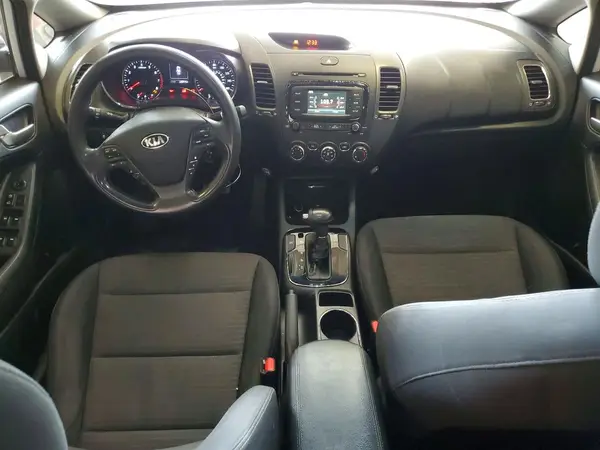 3KPFL4A70HE091522 2017 KIA FORTE - Image 8
