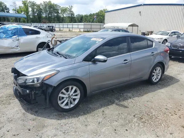 3KPFL4A70HE093562 2017 KIA FORTE - Image 1