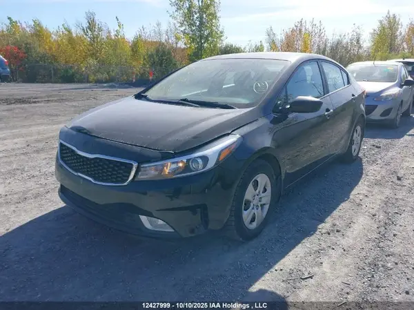 3KPFL4A70HE093609 2017 KIA FORTE - Image 2