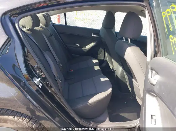 3KPFL4A70HE093609 2017 KIA FORTE - Image 8