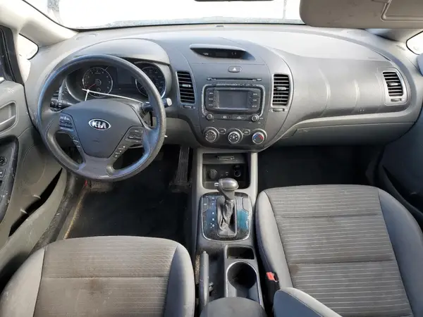 3KPFL4A70HE094114 2017 KIA FORTE - Image 8